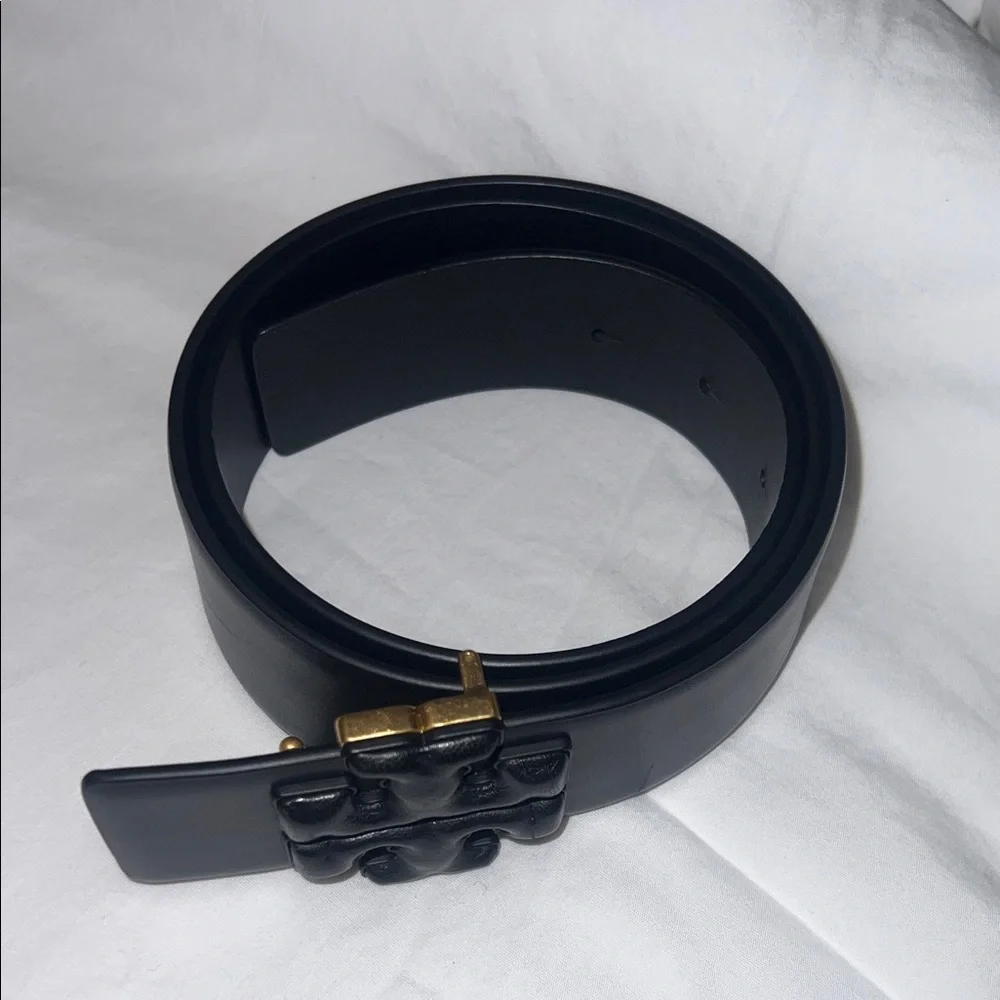 Tory Burch ] Eleanor Black Leather Belt ] Raised Leather Logo Buckle